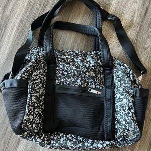 Lululemon duffle bag